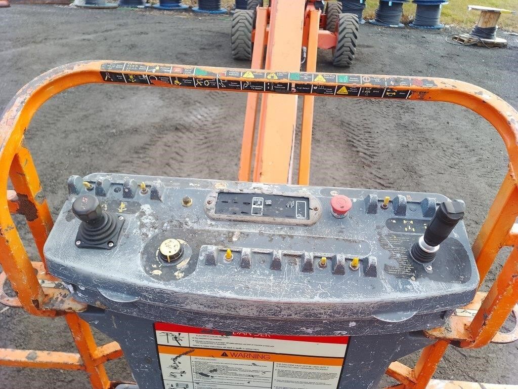 Articulated Boom Lift - View 3